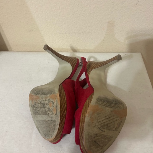 Red high heels - Picture 4 of 4